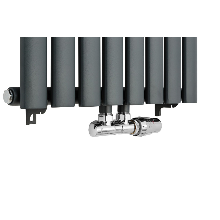 Zawór zespolony Twins chromowany w figurze prawej zamontowany na grzejniku dekoracyjnym Ultimate 160x48cm antracyt