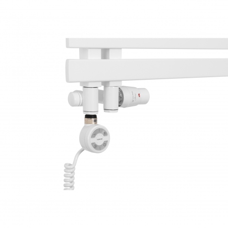 Zestaw zaworów Integra biały w figurze kątowej lewej zamontowany na białym grzejniku Elche. Poprzez trójknik wkręcona grzałka Terma Moa biała.